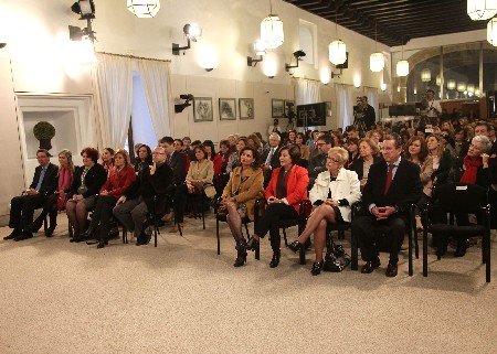 Diputados y consejeros participaron en el homenaje a las constituyentes