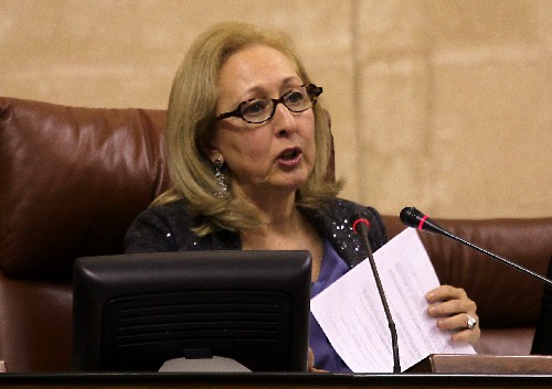 La presidenta, Fuensanta Coves, se dirige al Pleno