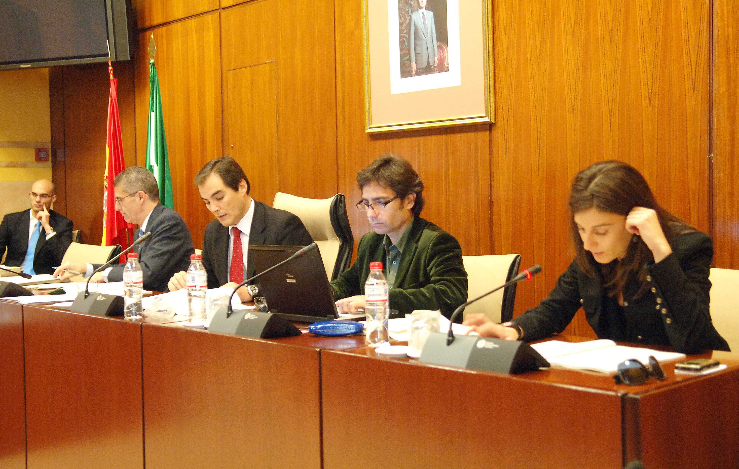 La secretaria de la Comisin da lectura al Informe de la Ponencia
