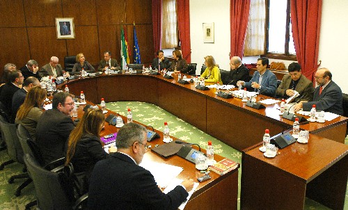 La Diputacin Permanente rechaz en su reunin de hoy la convocatoria de una sesin extraordinaria del Pleno del Parlamento