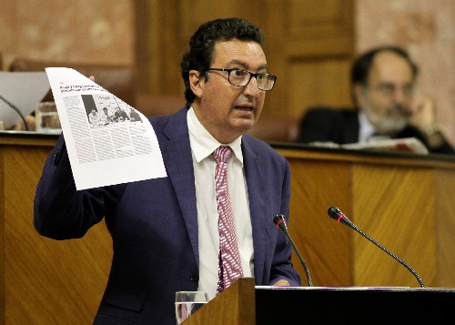 El diputado Gonzlez Rivera, por el Grupo Popular Andaluz, defiende una PNL de ayuda a jvenes agricultores