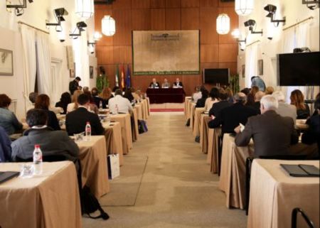 Los participantes en la Conferencia durante un momento de la misma