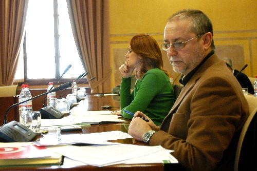 Miembros del Grupo Socialista, durante la comparecencia de Rosa Aguilar ante la Comisi�n de Obras P�blicas