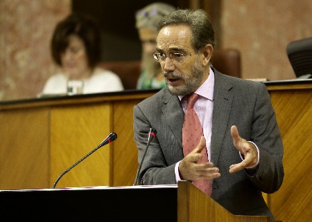El consejero de Fomento y Vivienda, Felipe Lpez, responde a la interpelacin del Grupo Popular