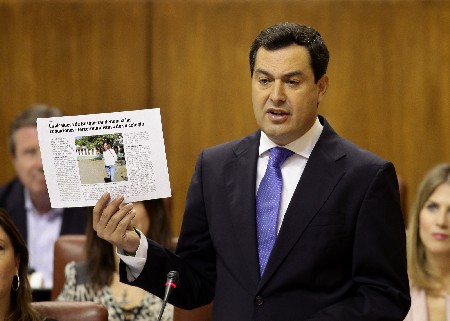 Juan Manuel Moreno, presidente del Grupo Popular, durante su pregunta a la presidenta de la Junta de Andaluca