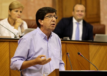 El portavoz del Grupo Ciudadanos, Juan Marn, en la defensa de la proposicin no de ley