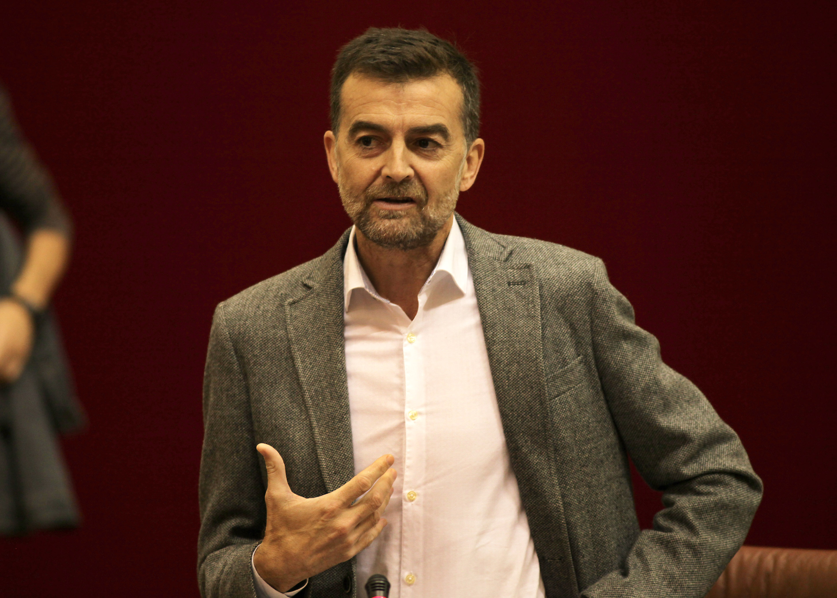 Antonio Mallo, portavoz del Grupo IULV-CA, formula una pregunta a la presidenta de la Junta de Andaluca
