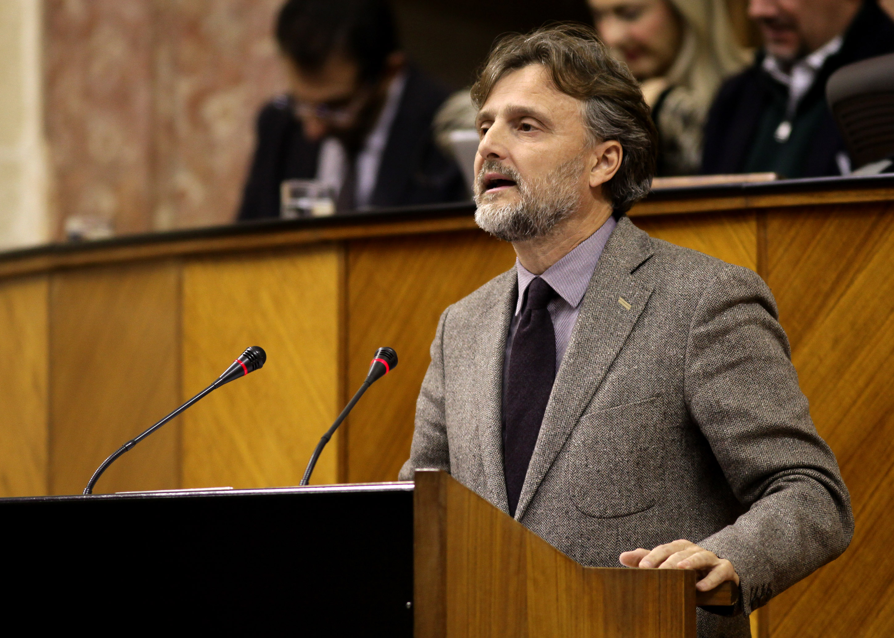 José Fiscal, consejero de Medio Ambiente y Ordenación del Territorio, presenta el proyecto de Ley de Medidas contra el Cambio Climático