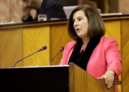 María José Sánchez Rubio, consejera de Igualdad y Políticas Sociales, da cuenta al Pleno del grado de cumplimiento de una moción sobre juventud