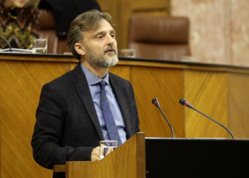 Jos Fiscal, consejero de Medio Ambiente y Ordenacin del Territorio, durante su intervencin en la interpelacin relativa a poltica general en materia de aguas