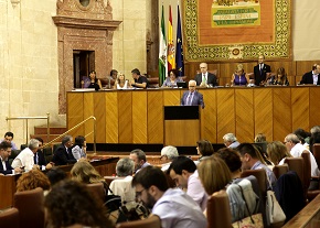  El vicepresidente y consejero de Presidencia, Manuel Jimnez Barrios, cierra el debate del proyecto de Ley Audiovisual