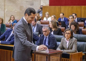  Juanma Moreno, del Partido Popular, emite su voto para la eleccin de la Presidencia