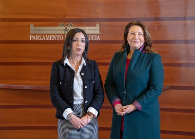  Marta Bosquet y Carmen Crespo, antes de su reunin
