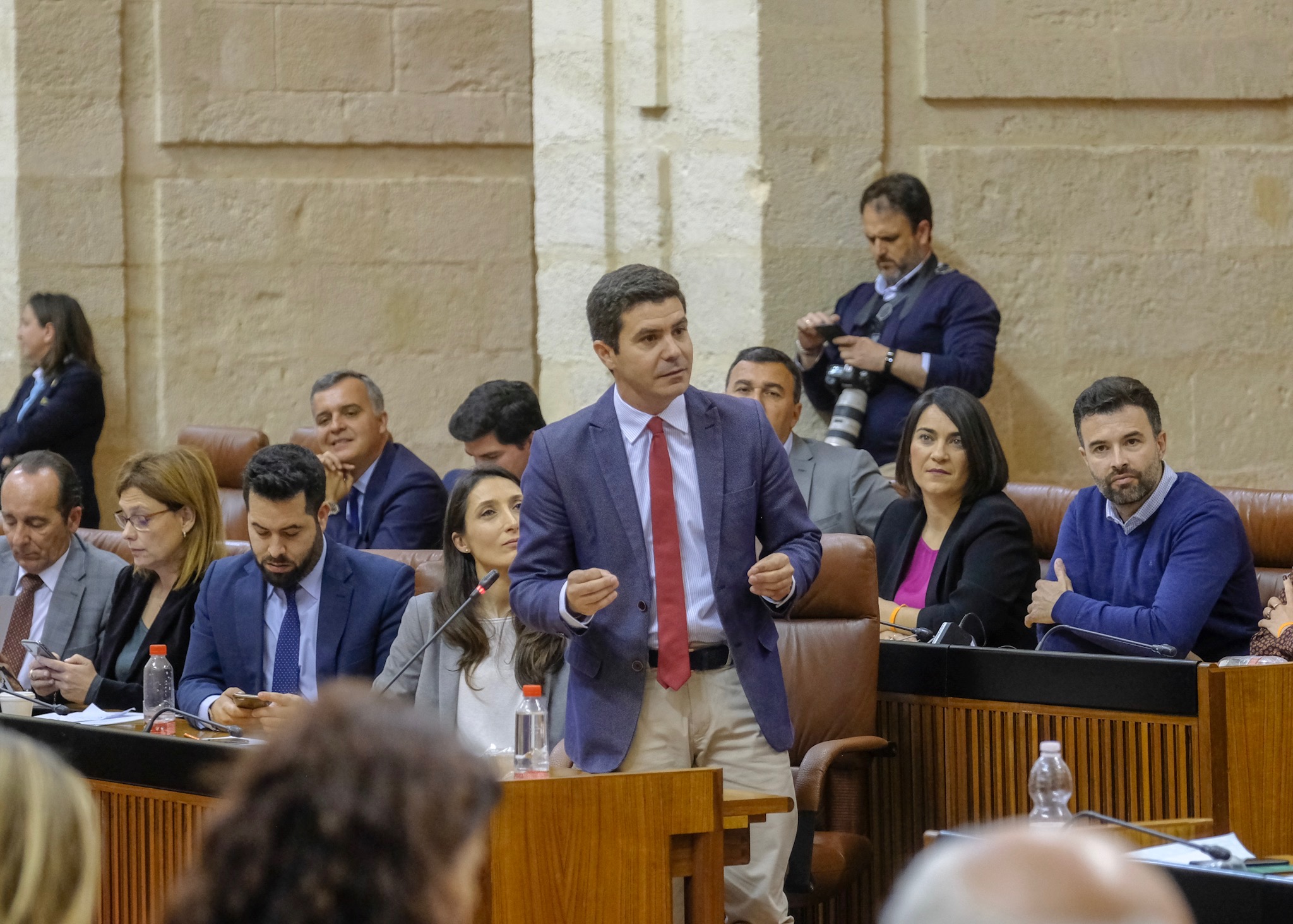  El portavoz del Grupo parlamentario Ciudadanos, Sergio Romero, se dirige al presidente de la Junta de Andaluc�a