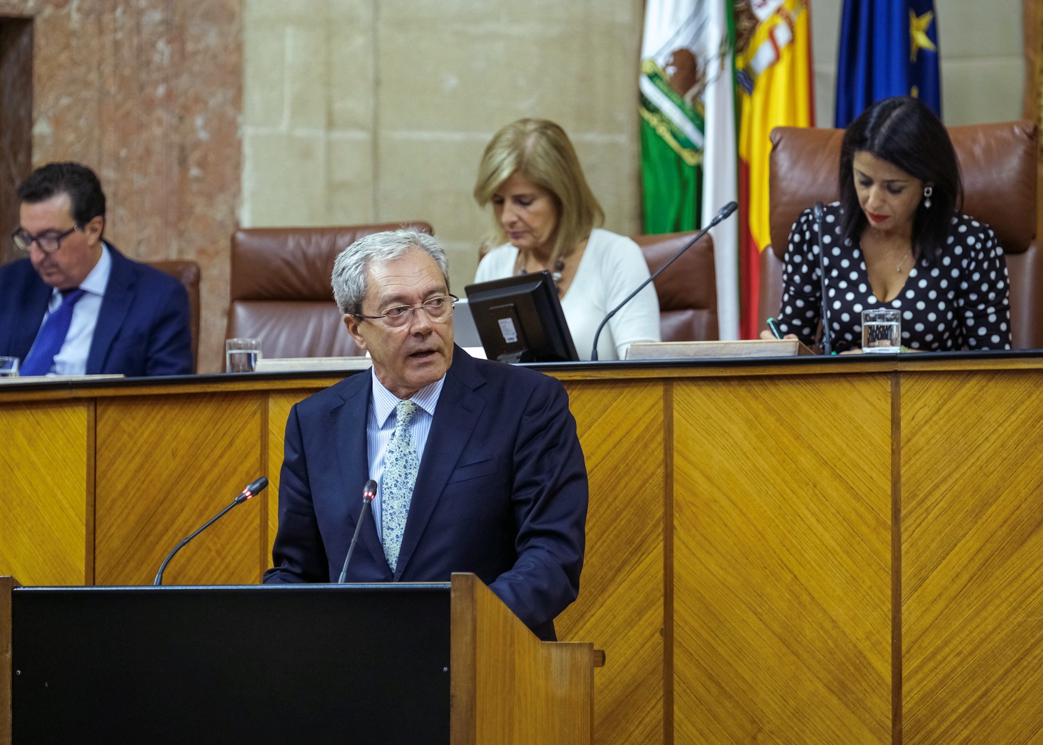  El consejero de Economa, Rogelio Velasco, solicita al Pleno la convalidacin del Decreto Ley de colaboracin financiera extraordinaria con las entidades locales especialmente afectadas por fenmenos naturales adversos