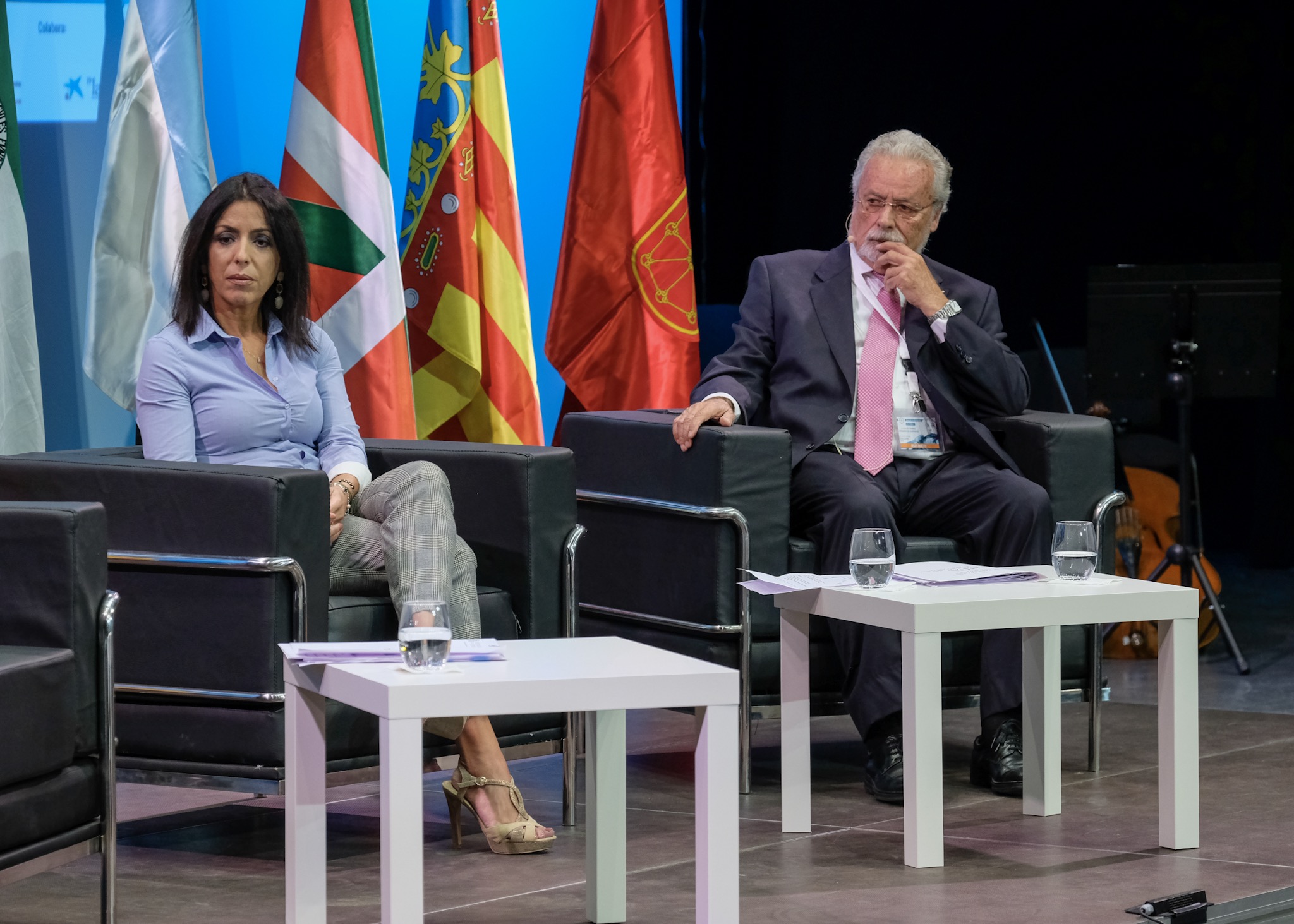  La presidenta del Parlamento, Marta Bosquet, y el Defensor del Pueblo Andaluz, Jess Maeztu, en un momento del acto