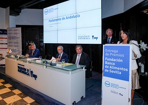  La presidenta del Parlamento, Marta Bosquet, interviene en el acto de entrega de los Premios de la Fundacin Banco de Alimentos de Sevilla 
