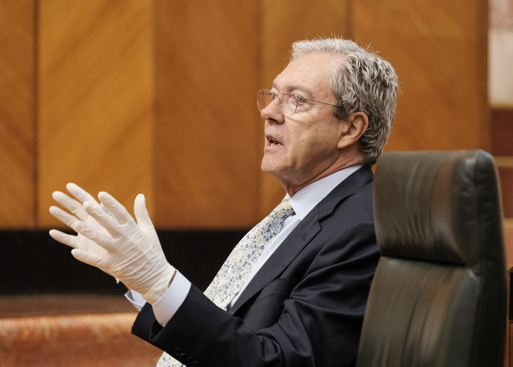  El consejero de Economa, Rogelio Velasco, presenta ante la Diputacin Permanente Decreto Ley de mejora y simplificacin de la regulacin para el fomento de la actividad productiva en Andaluca 