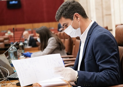 Sergio Romero y Mnica Moreno, del Grupo Ciudadanos, instantes antes del inicio de la Diputacin Permanente