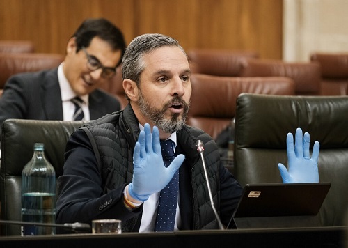 El consejero de Hacienda, Juan Bravo, durante el debate del Decreto-Ley 5/2020 