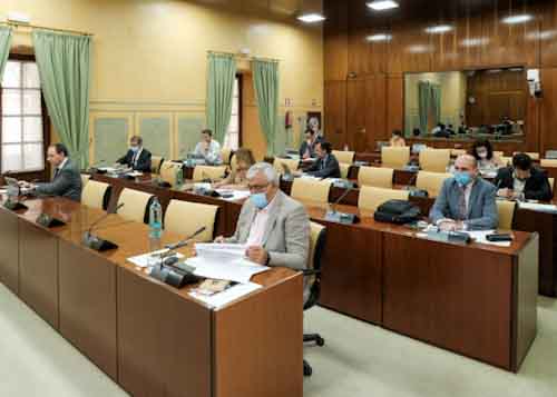  La Comisin de Economa, al inicio de la sesin