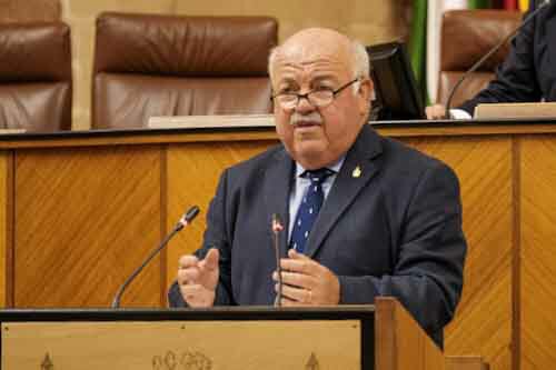    Jess Aguirre, consejero de Salud y Familias, comparece para informar, en un debate agrupado, sobre la reorganizacin de servicios sanitarios en Andaluca y su proteccin 