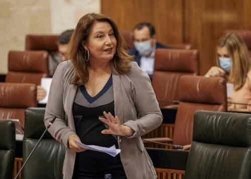  La consejera de Agricultura, Carmen Crespo, durante su respuesta a la pregunta formulada 