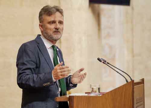  Jos Fiscal, portavoz socialista, presenta la PNLP relativa a medidas para reactivar el turismo y la movilidad en Andaluca 