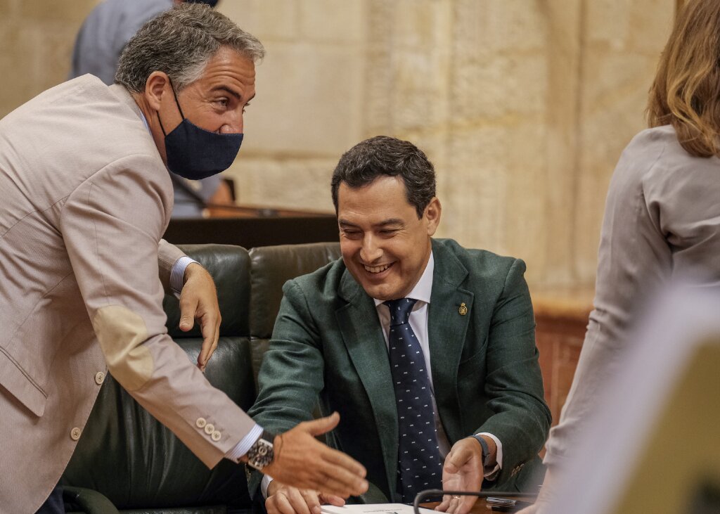 Un momento distendido tras la sesin de control al Gobierno