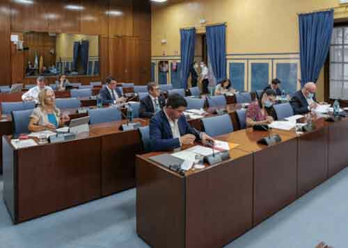 Diputados de la Comisin de Agricultura durante la comparecencia de la consejera titular 