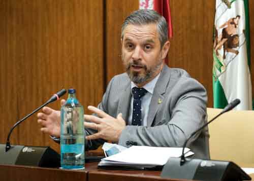  Juan Bravo, consejero de Hacienda, Industria y Energa comparece en comisin 