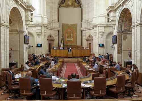  El Pleno de la Cmara al inicio de la intervencin del consejero de Turismo, Regeneracin, Justicia y Administracin Local