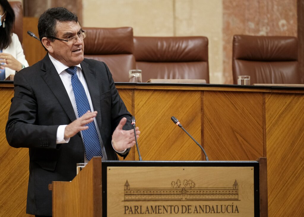 El diputado Rafael Segovia, del Grupo Vox, formula una interpelacin relativa a poltica general en personas mayores y pensiones no contributivas 