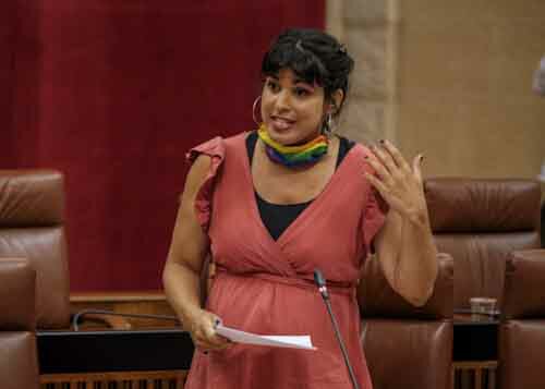 Teresa Rodrguez, presidenta del Grupo Adelante Andaluca, se interesa por el  plan de regreso a los centros educativos de Andaluca