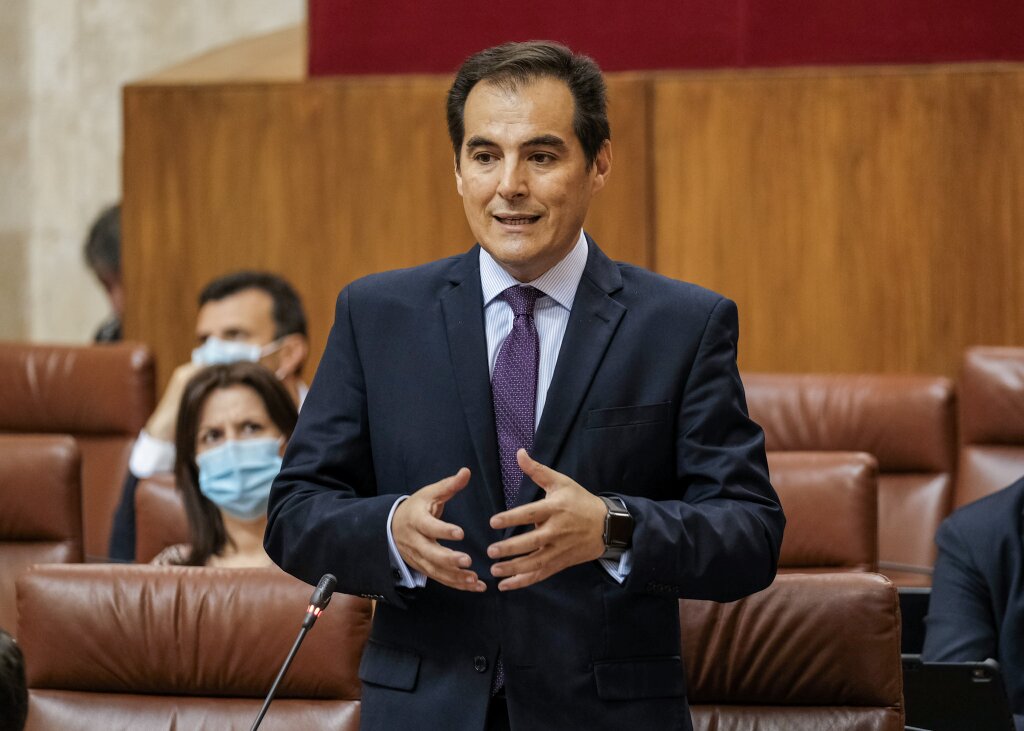 Por el Grupo Popular su portavoz, Jos Antonio Nieto, pregunta sobre las medidas del Gobierno de la Junta de Andaluca para mejorar la vida de los andaluces