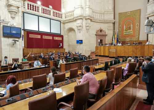  Imagen de los diputados y la Mesa de la Cmara durante una de las votaciones 