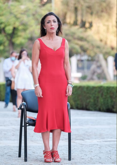    La presidenta del Parlamento, Marta Bosquet, durante la interpretacin del himno de Andaluca por el cuarteto de cuerda Cristbal de Morales