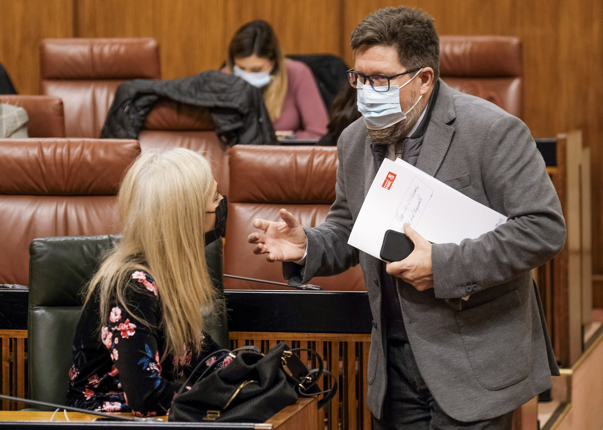 El diputado socialista Rodrigo Snchez Haro conversa con la consejera de Cultura, Patricia del Pozo 