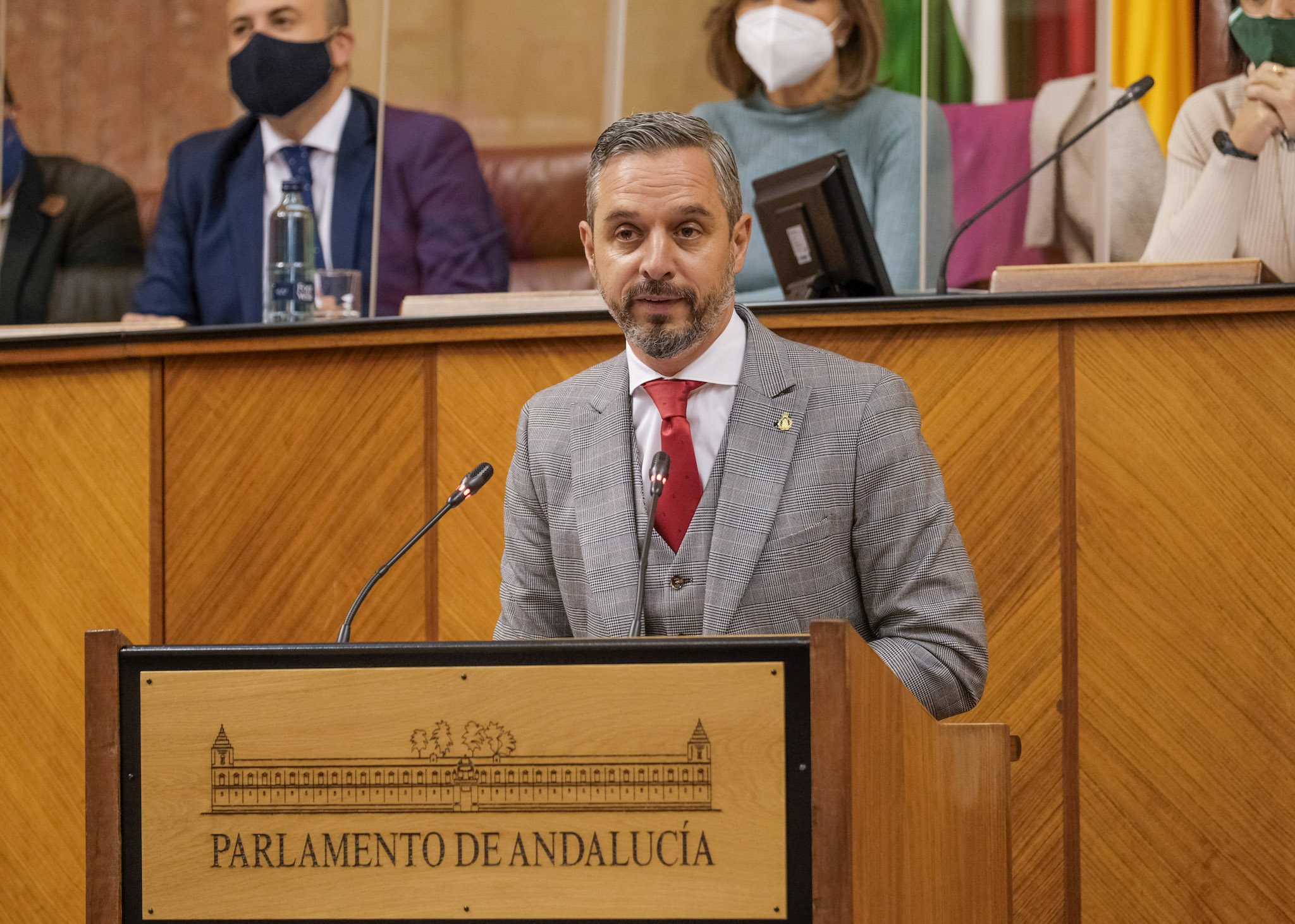  Juan Bravo, consejero de Hacienda, Industria y Energa, comienza su discurso tras la aprobacin del proyecto de Ley del Presupuesto para 2021

 