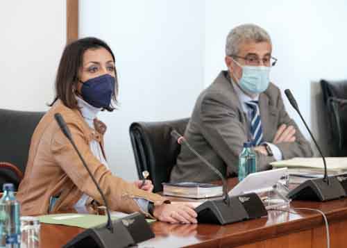  La presidenta del Parlamento, Marta Bosquet, y el letrado mayor, ngel Marrero, en la Junta de Portavoces 