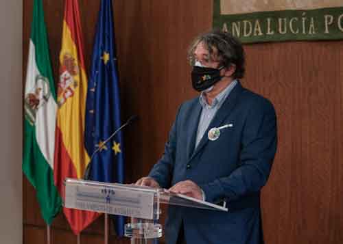  Rafael Jorreto, presidente de la Federacin Andaluza de Sndrome de Asperger, da lectura al manifiesto 