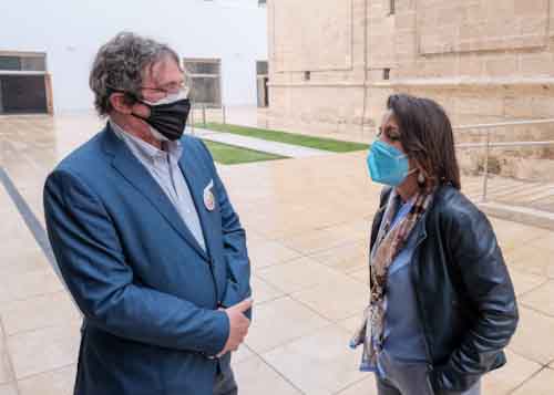 La presidenta del Parlamento conversa con el presidente de la Federacin Andaluza de Sndrome de Asperger
