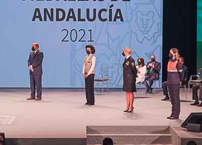 Reconocimiento a representantes de los colectivos que m�s en primera fila han luchado contra la pandemia de la COVID-19